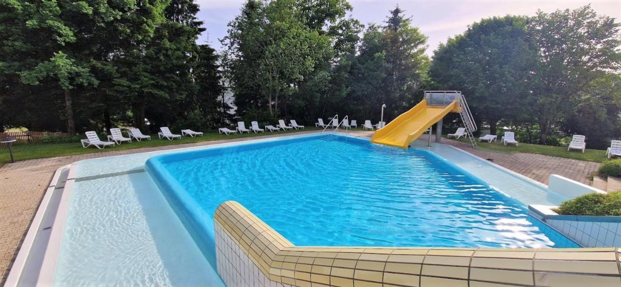 Pools, Sauna Und Balkon Mit Panoramablick سانكت انجلمار المظهر الخارجي الصورة