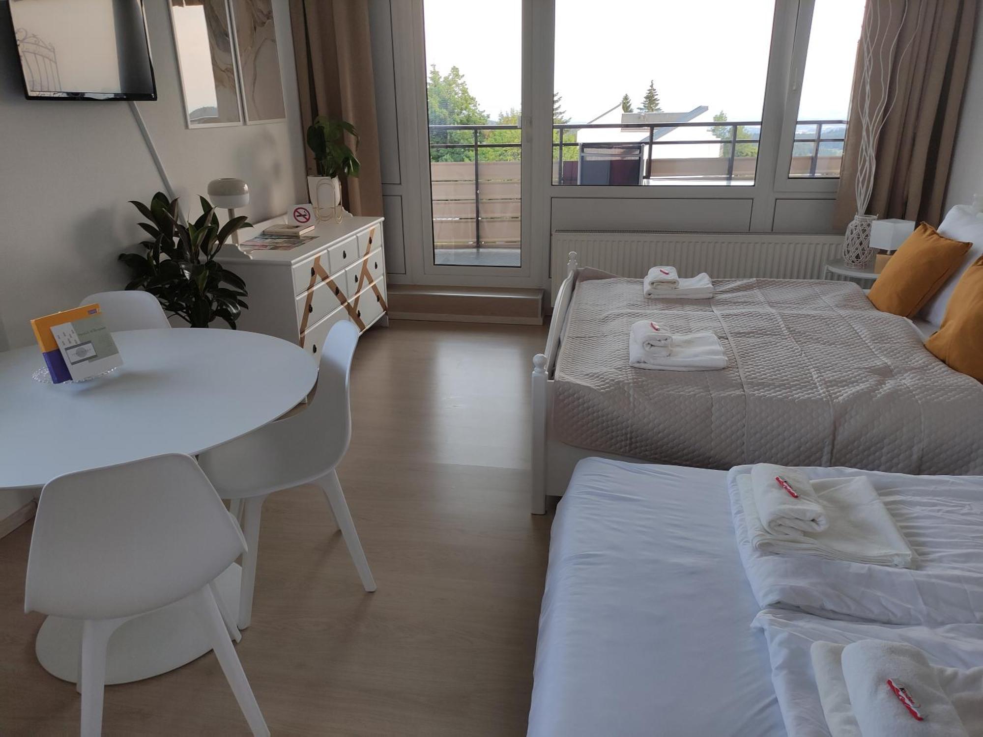 Pools, Sauna Und Balkon Mit Panoramablick سانكت انجلمار المظهر الخارجي الصورة