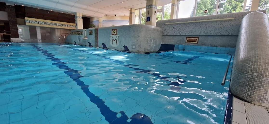 Pools, Sauna Und Balkon Mit Panoramablick سانكت انجلمار المظهر الخارجي الصورة